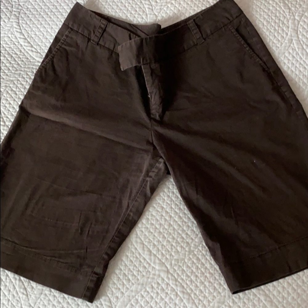Brown Bermuda Shorts with hinge clasp